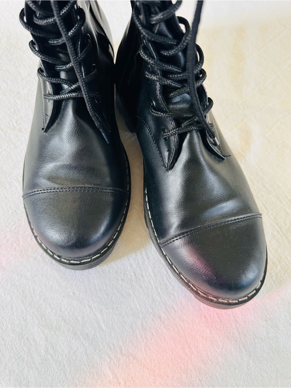 ⭐️ Black Sz 7 Lace-Up Side-Zip Faux Leather Boots Like New - Picture 9 of 10